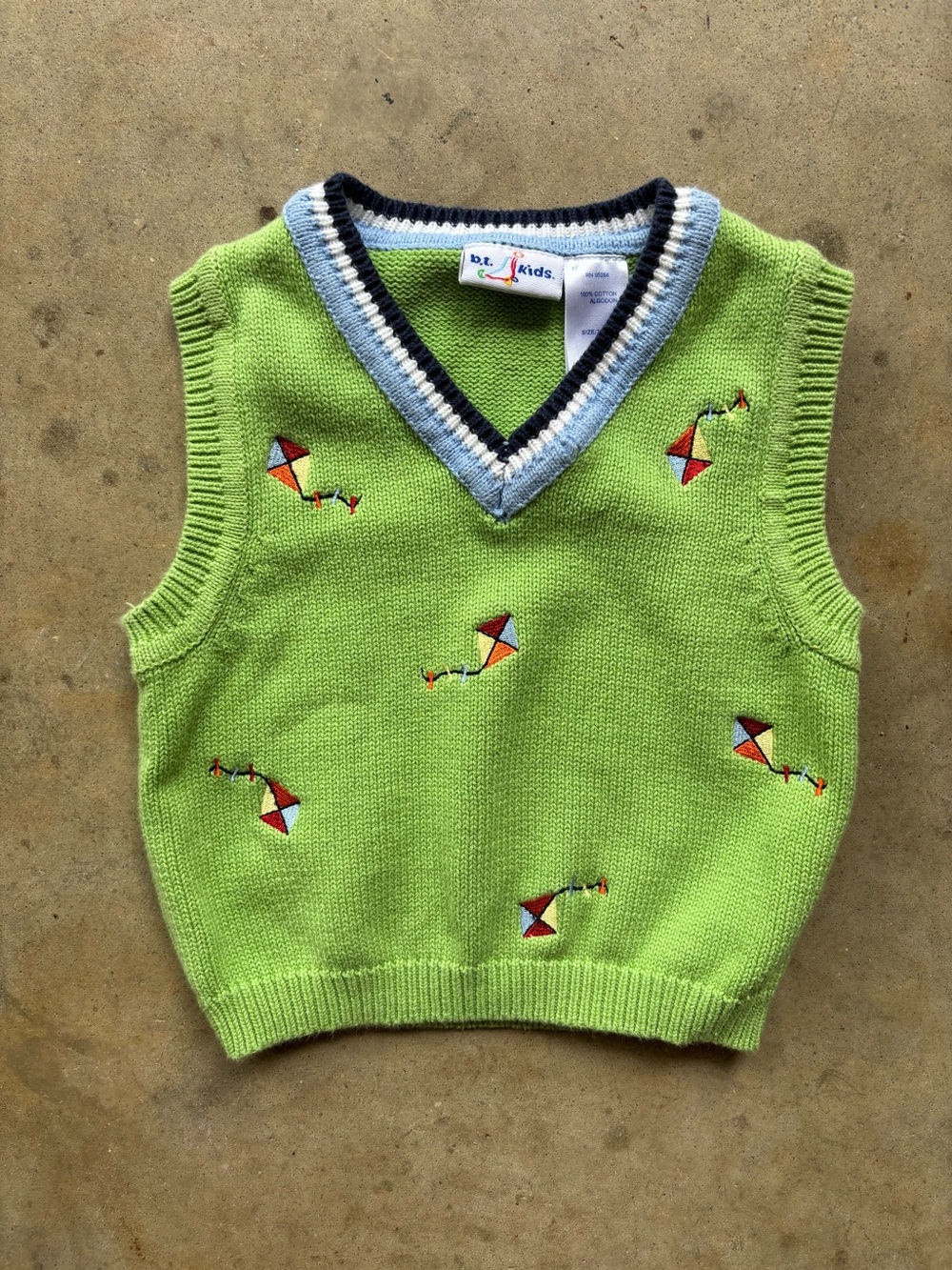 Vintage BT Kids Green Kite Embroidered V-Neck Sweater Vest